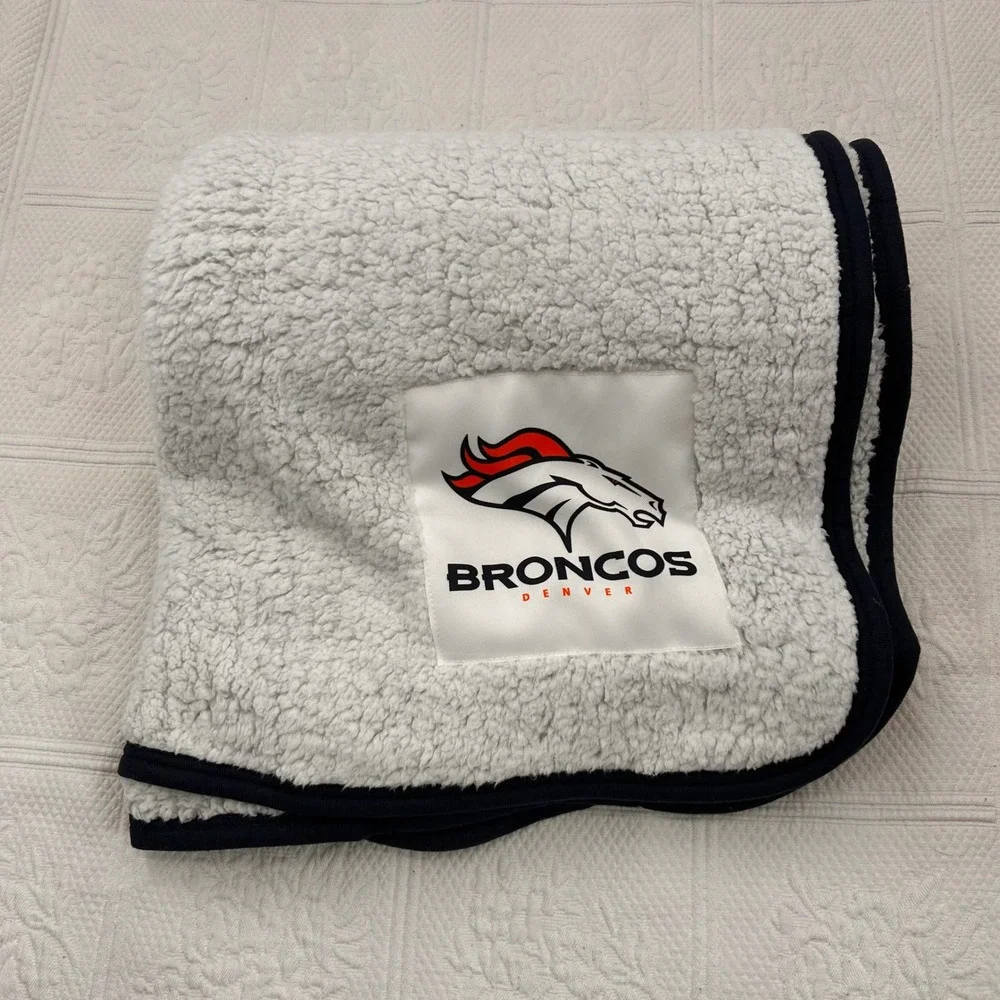 Denver Broncos NFL Sherpa Fleece Throw Blanket White Navy Blue 60x48